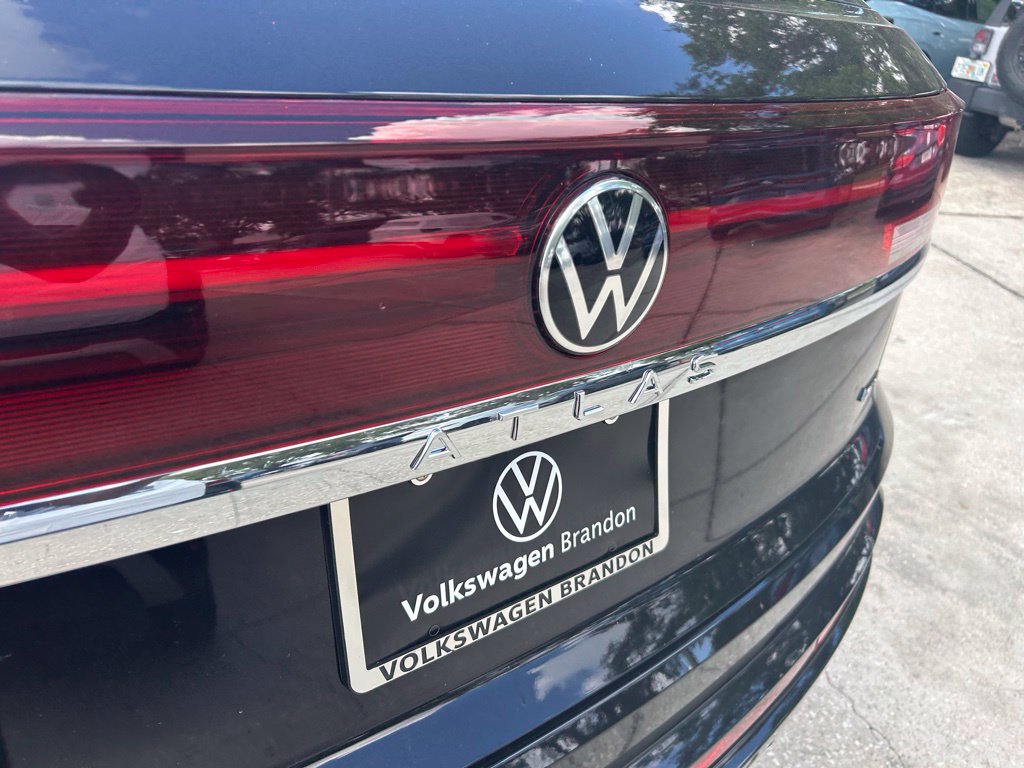 New 2026 Volkswagen Atlas Cross Sport SEL Premium R-Line AWD/4WD image 33