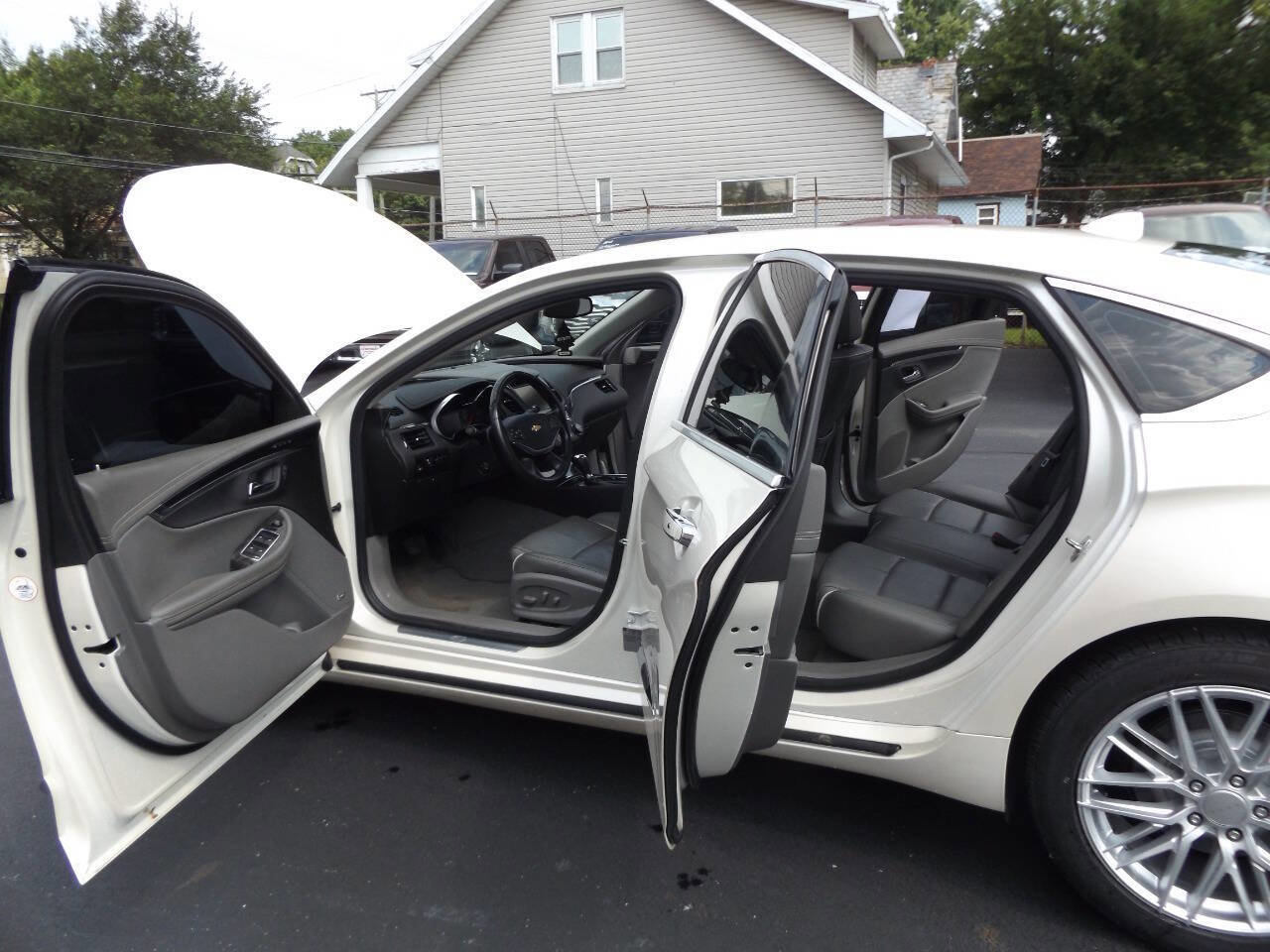 Used 2014 Chevrolet Impala LTZ image 11