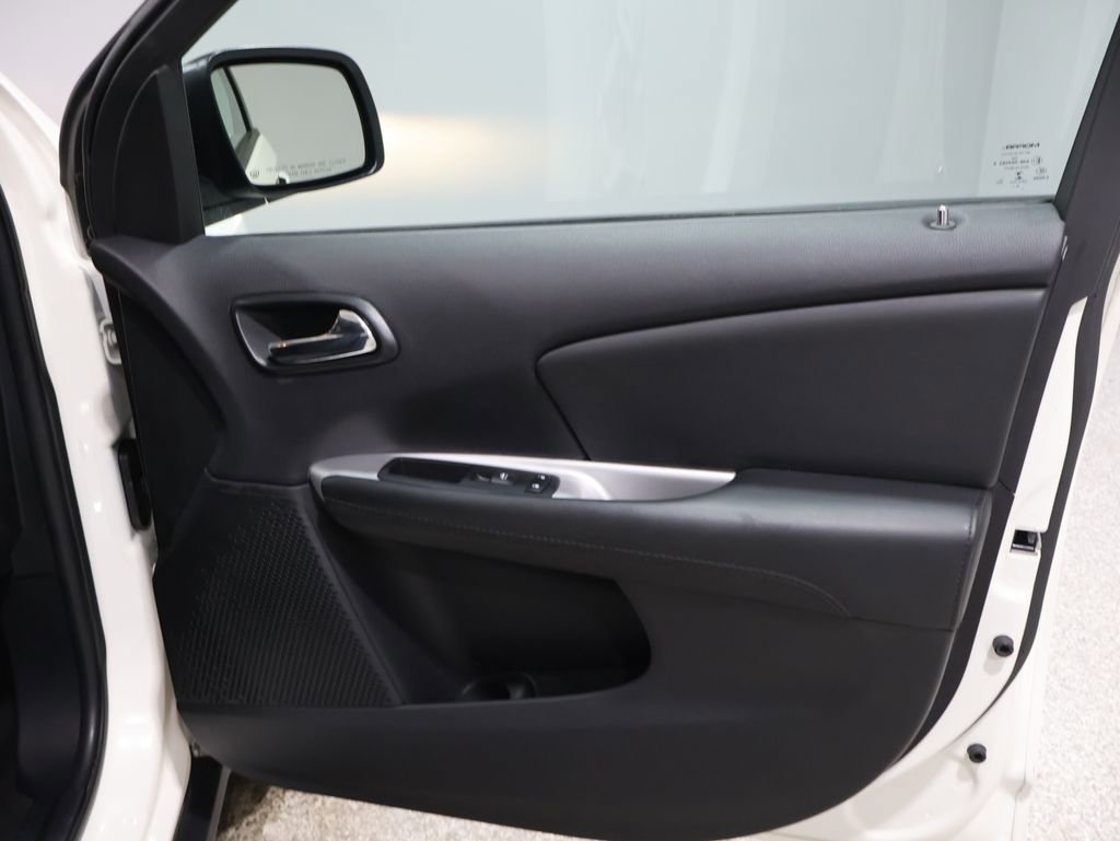 Used 2018 Dodge Journey SE w/ Blacktop Package image 26