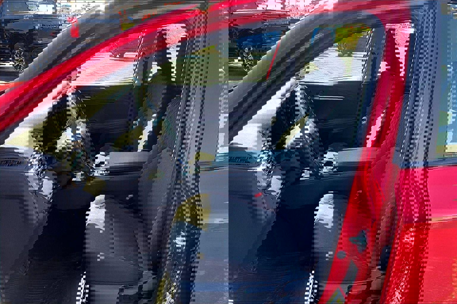 Used 2025 Toyota Camry LE FWD image 22