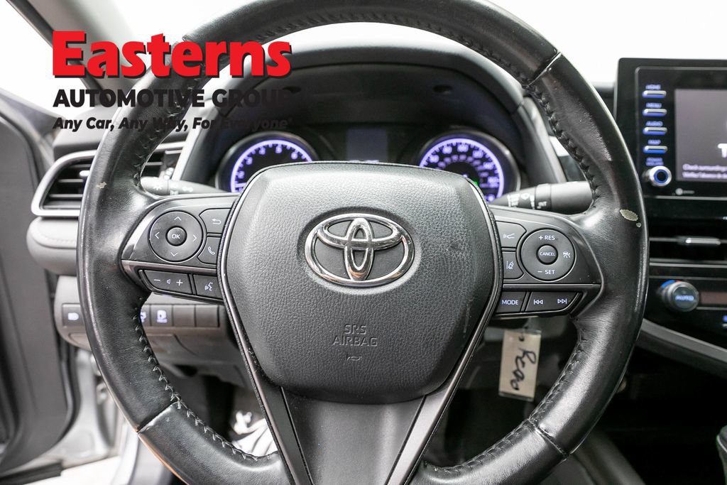 Used 2021 Toyota Camry SE w/ Carpet Mat Package (TMS) FWD image 10