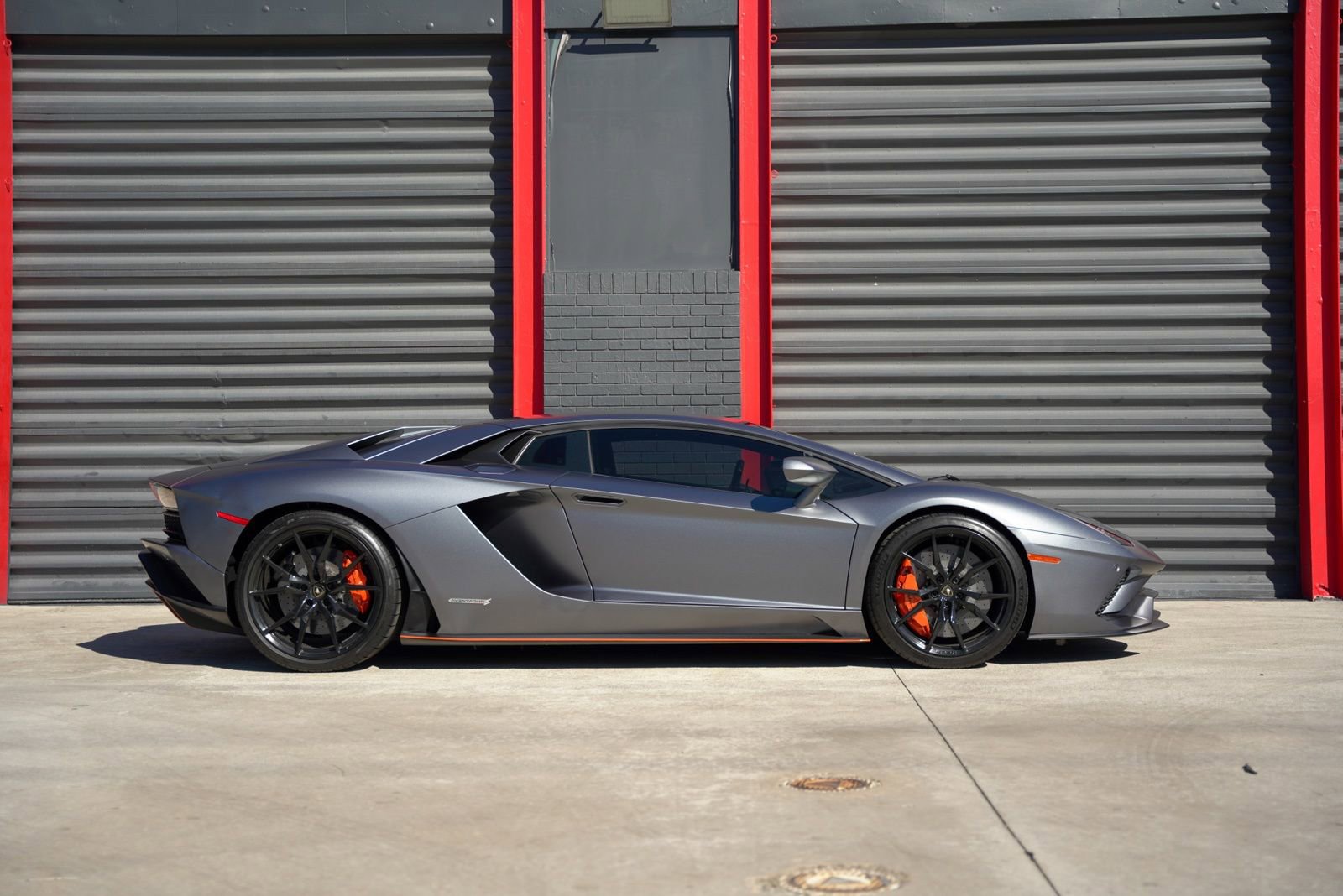 Used 2017 Lamborghini Aventador S image 4