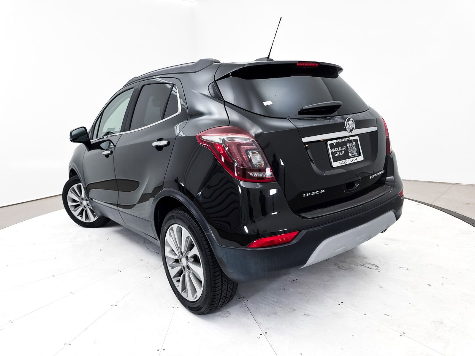 Used 2018 Buick Encore Preferred image 2