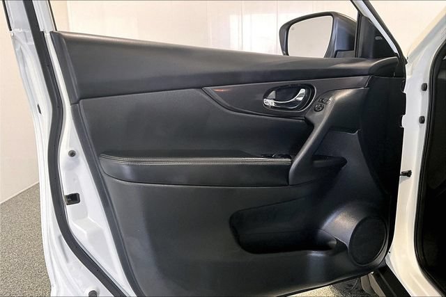 Used 2019 Nissan Rogue S FWD image 25