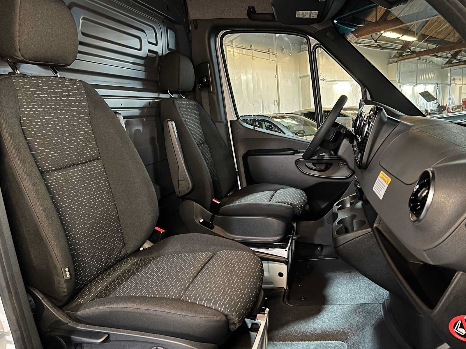 Used 2026 Mercedes-Benz Sprinter 2500 image 53