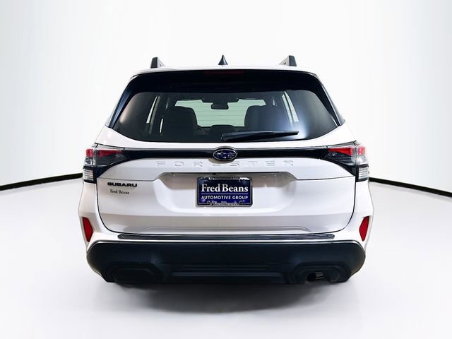 Used 2025 Subaru Forester Premium image 8