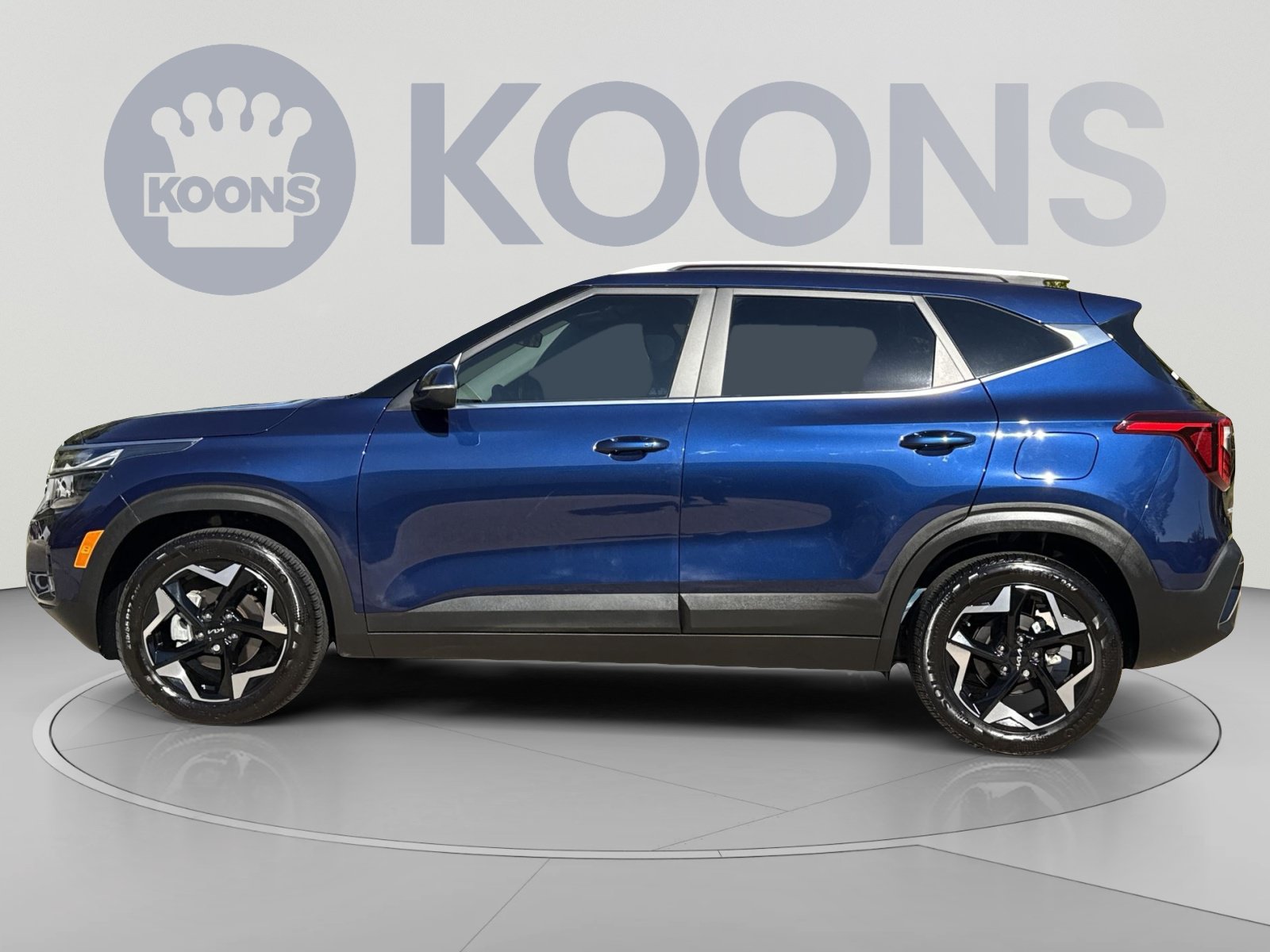 Used 2025 Kia Seltos EX FWD image 2