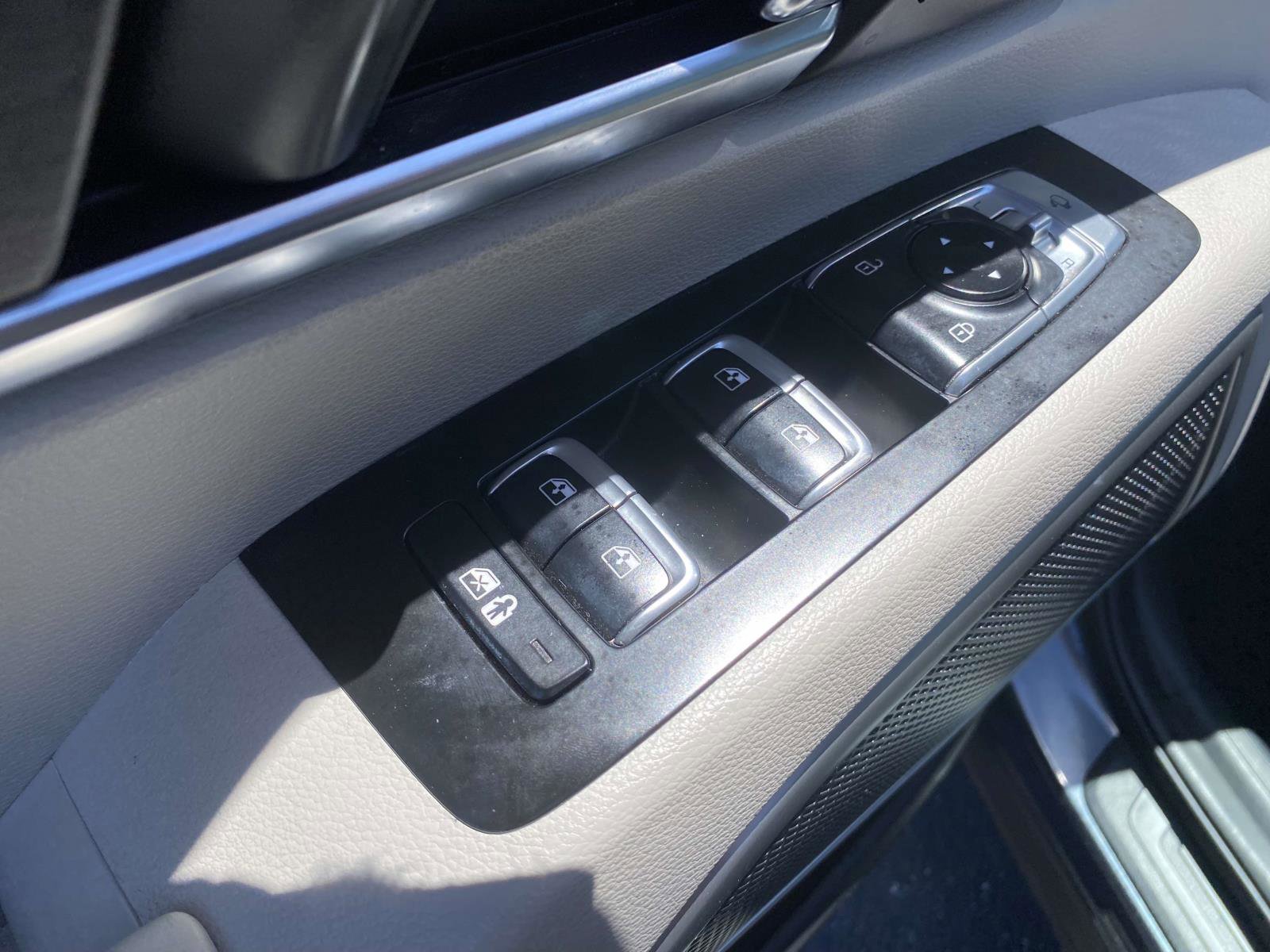 Used 2022 Kia Telluride EX w/ EX Premium Package FWD image 20