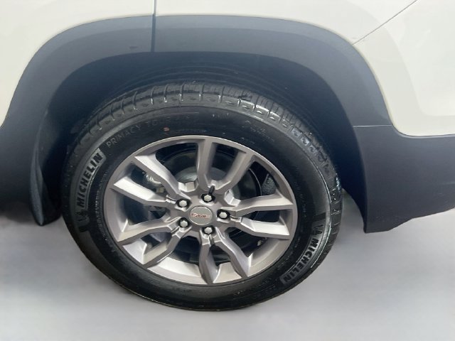 Used 2024 GMC Terrain SLT FWD image 25