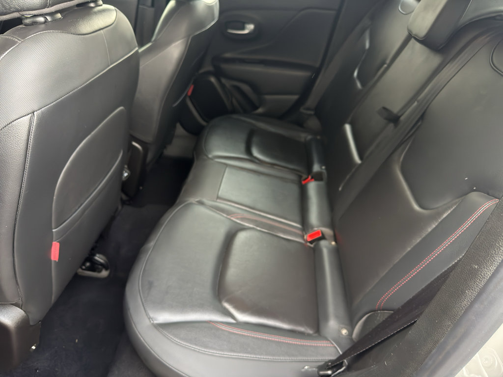 Used 2021 Jeep Renegade Trailhawk image 13