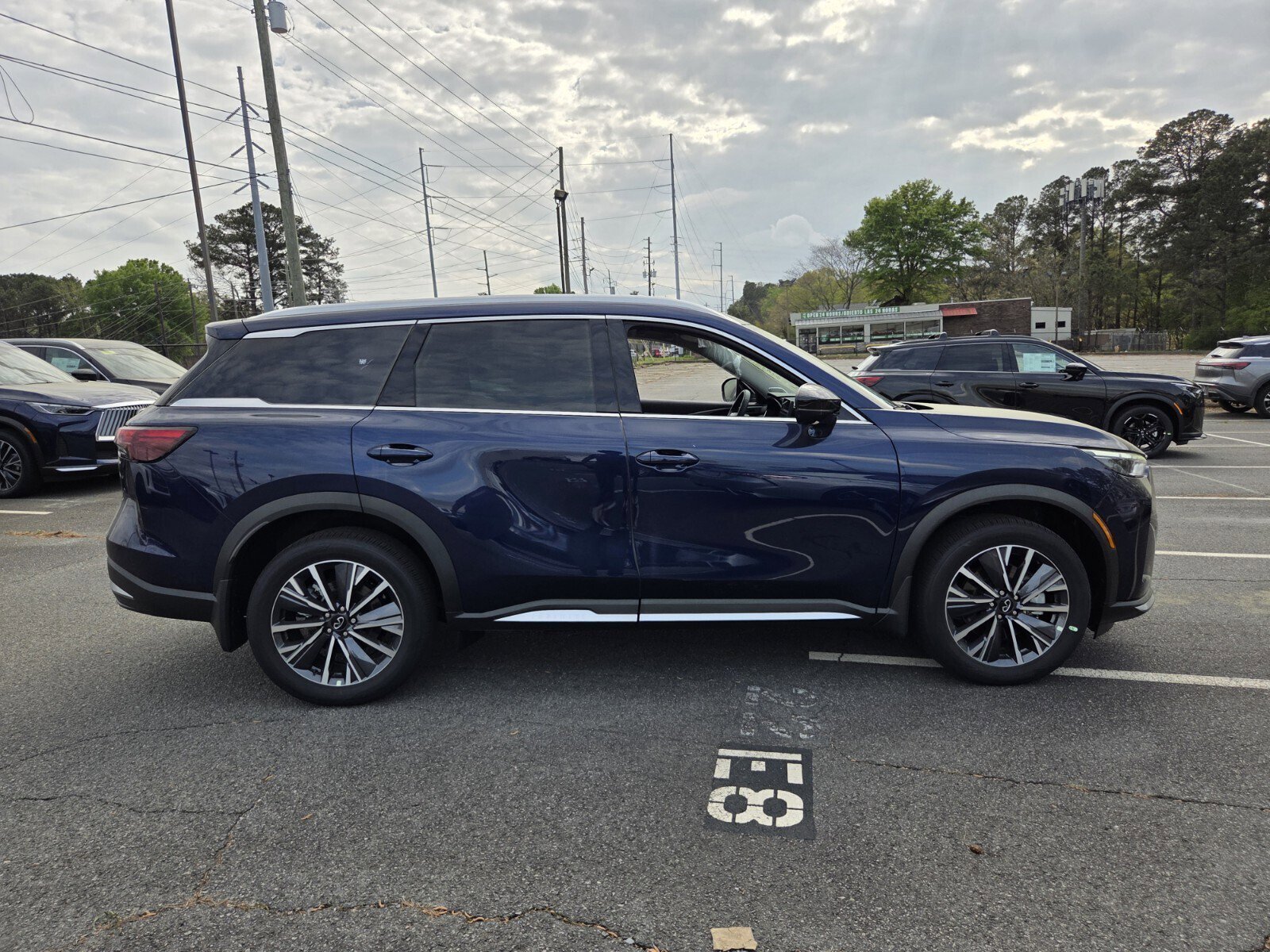 New 2026 INFINITI QX60 Luxe w/ Cargo Package image 5