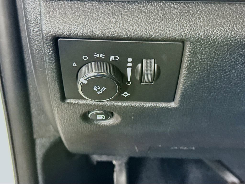 Used 2020 Jeep Grand Cherokee Limited image 21