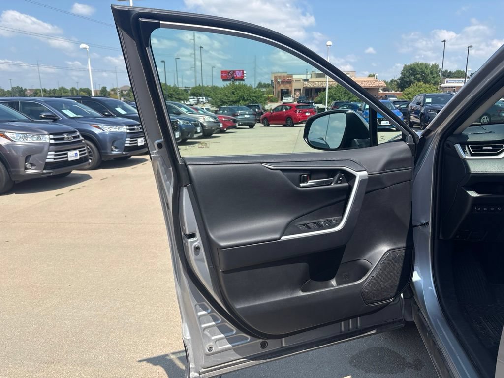 Used 2025 Toyota RAV4 Limited w/ Advanced Technology Package AWD/4WD image 9