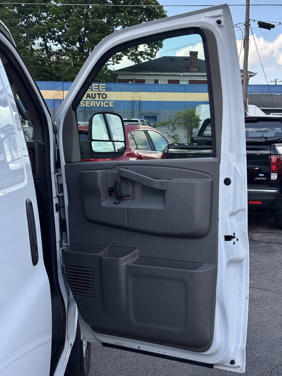 Used 2020 Chevrolet Express 3500 Extended w/ Driver Convenience Package RWD image 20