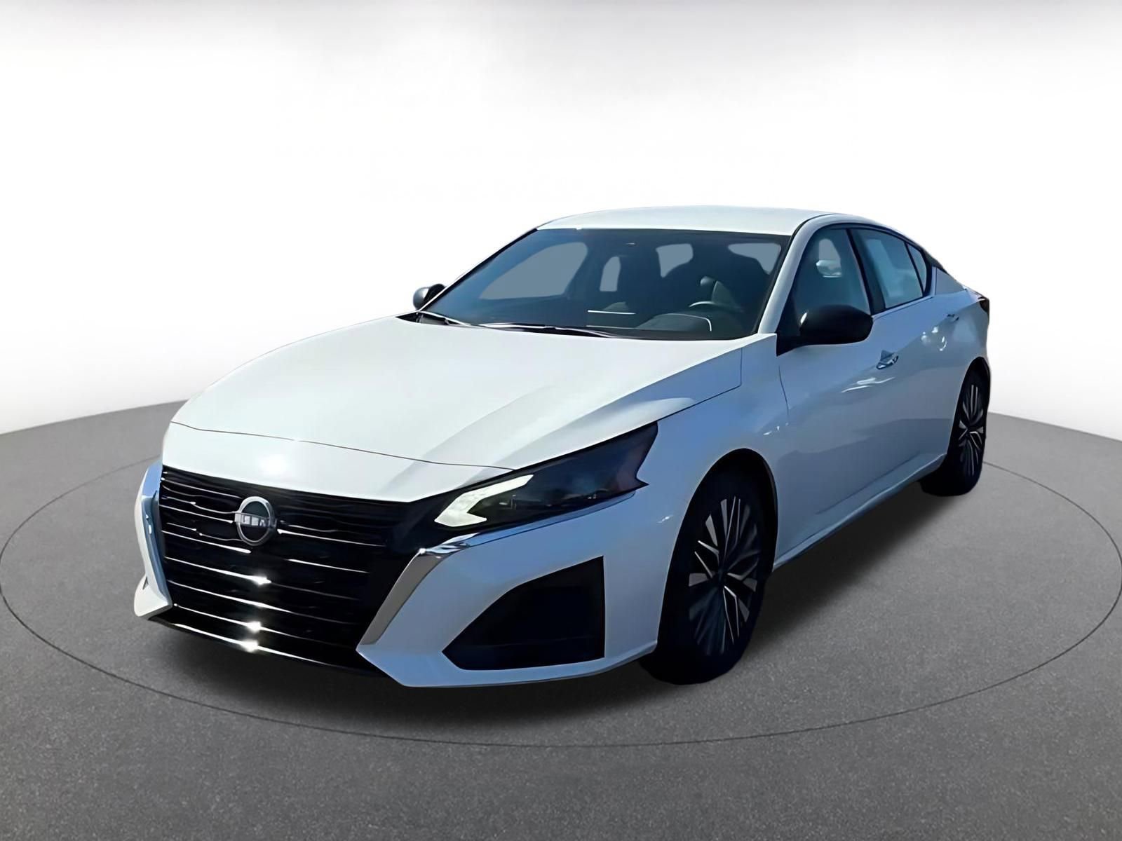 Used 2025 Nissan Altima 2.5 SV FWD image 8