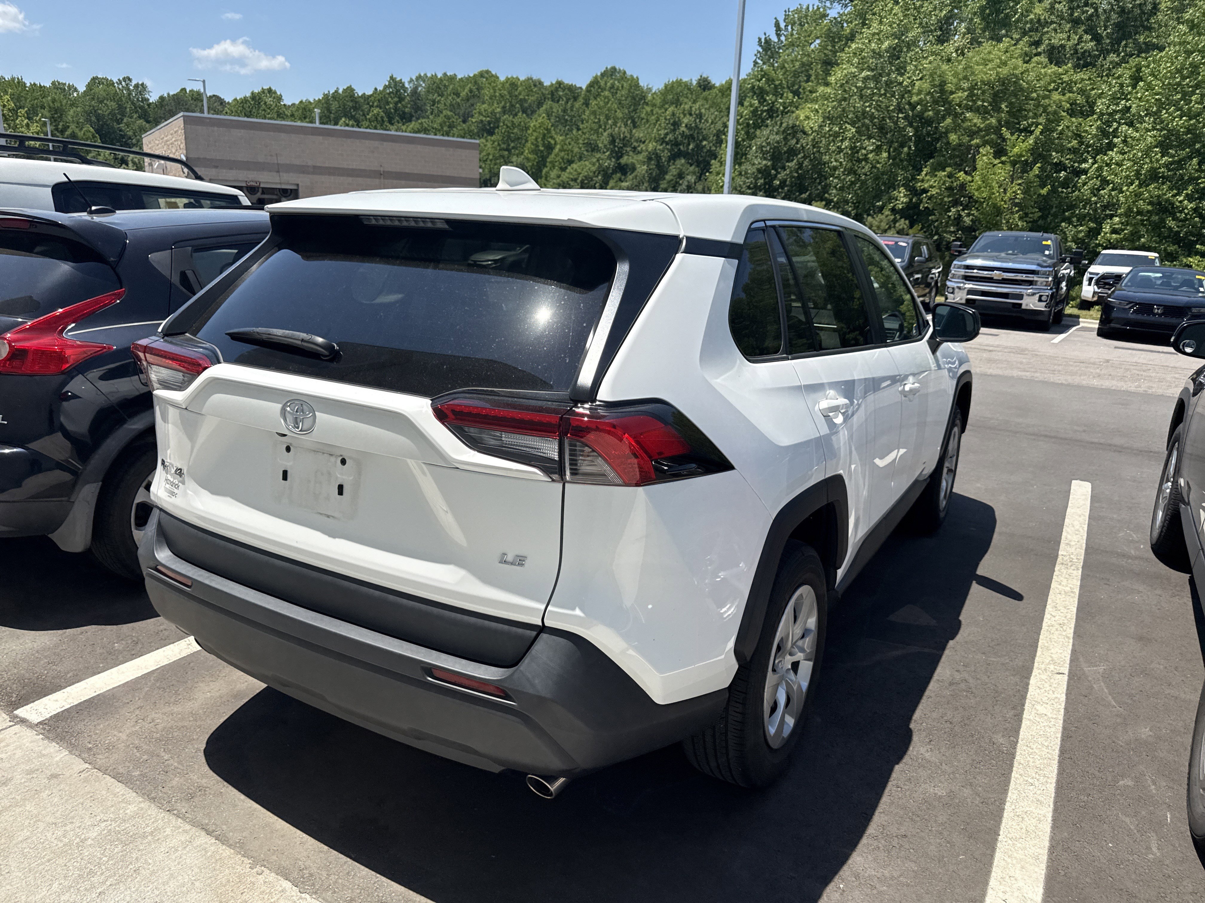 Used 2023 Toyota RAV4 LE FWD image 7