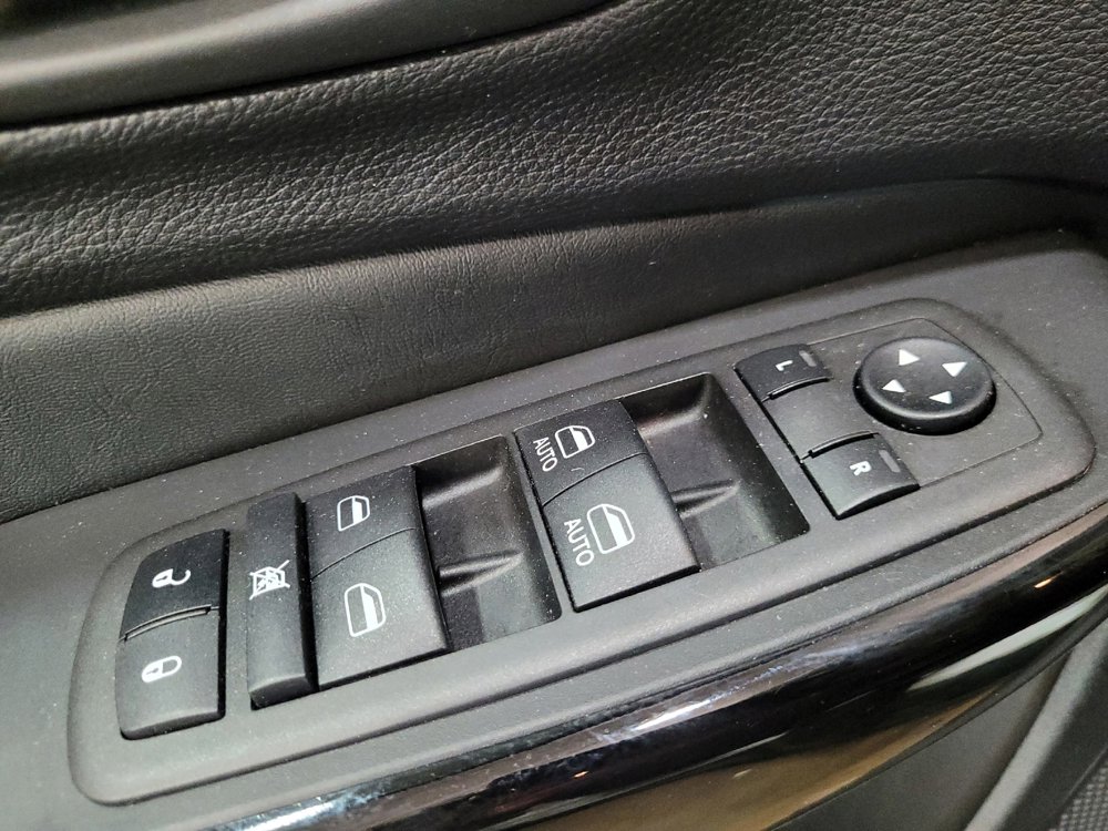 Used 2023 Jeep Cherokee Altitude Lux w/ Mopar Interior Package AWD/4WD image 27