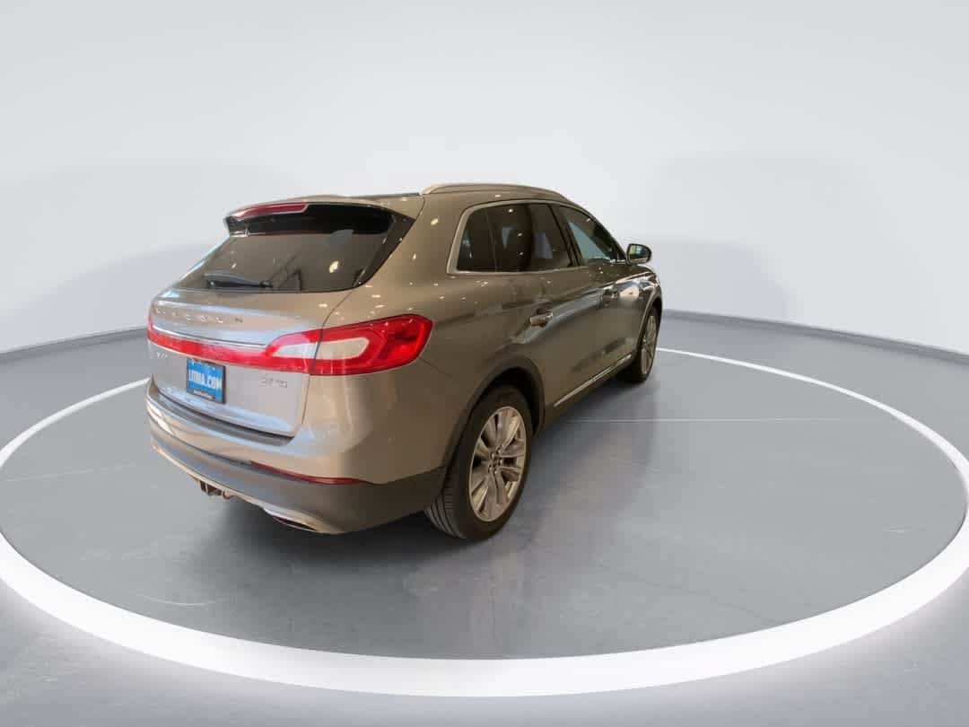Used 2016 Lincoln MKX Reserve w/ Technology Package AWD/4WD image 8