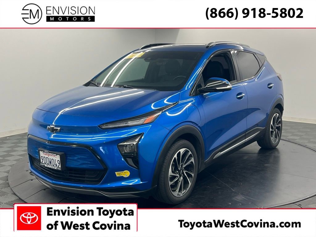 Used 2022 Chevrolet Bolt EUV Premier w/ Sun & Sound Package FWD image 1