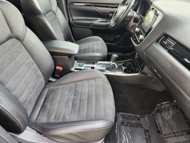 Used 2020 Mitsubishi Outlander SE image 20