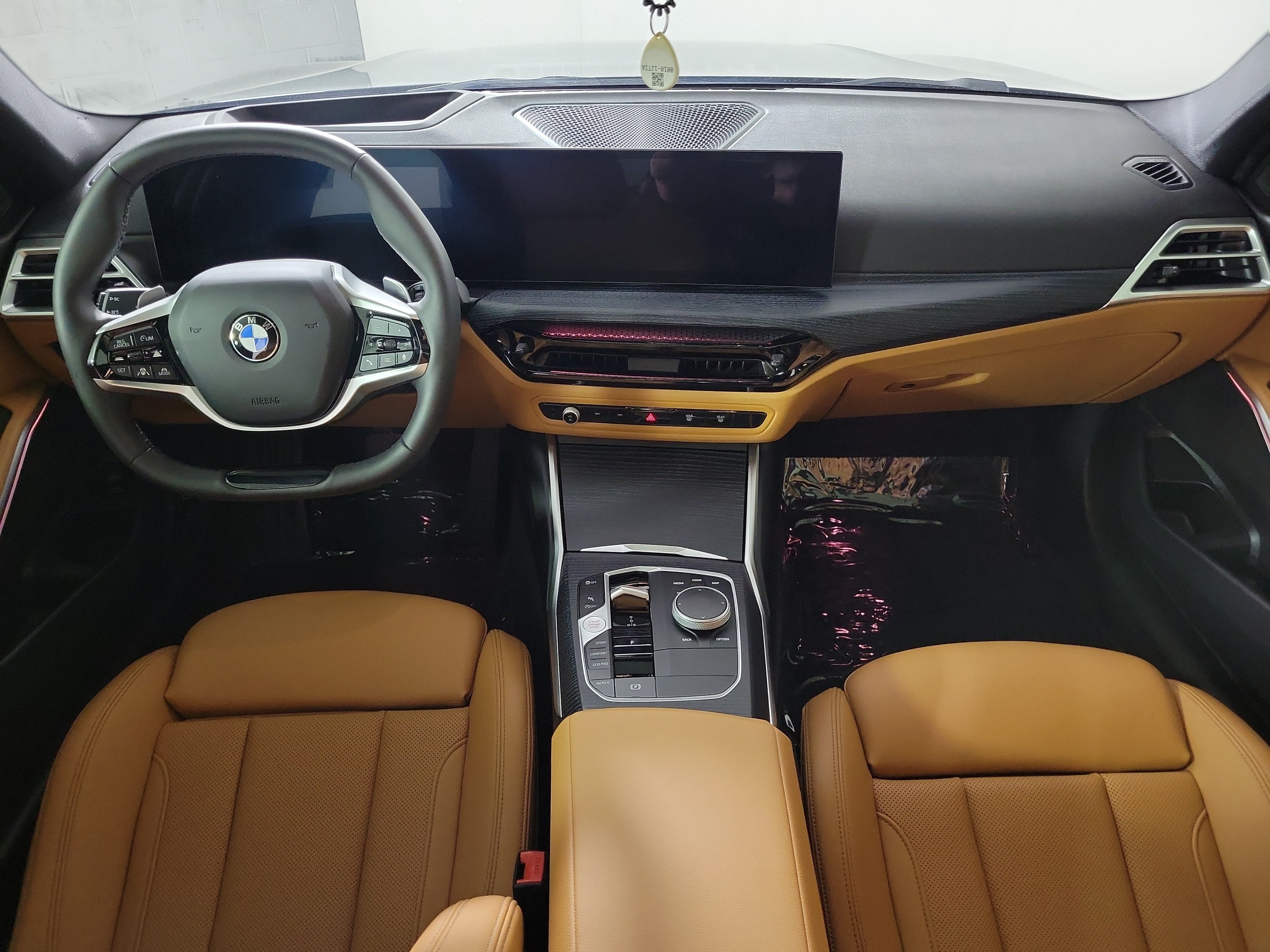 Certified 2025 BMW 330i xDrive Sedan w/ Premium Package AWD/4WD image 11