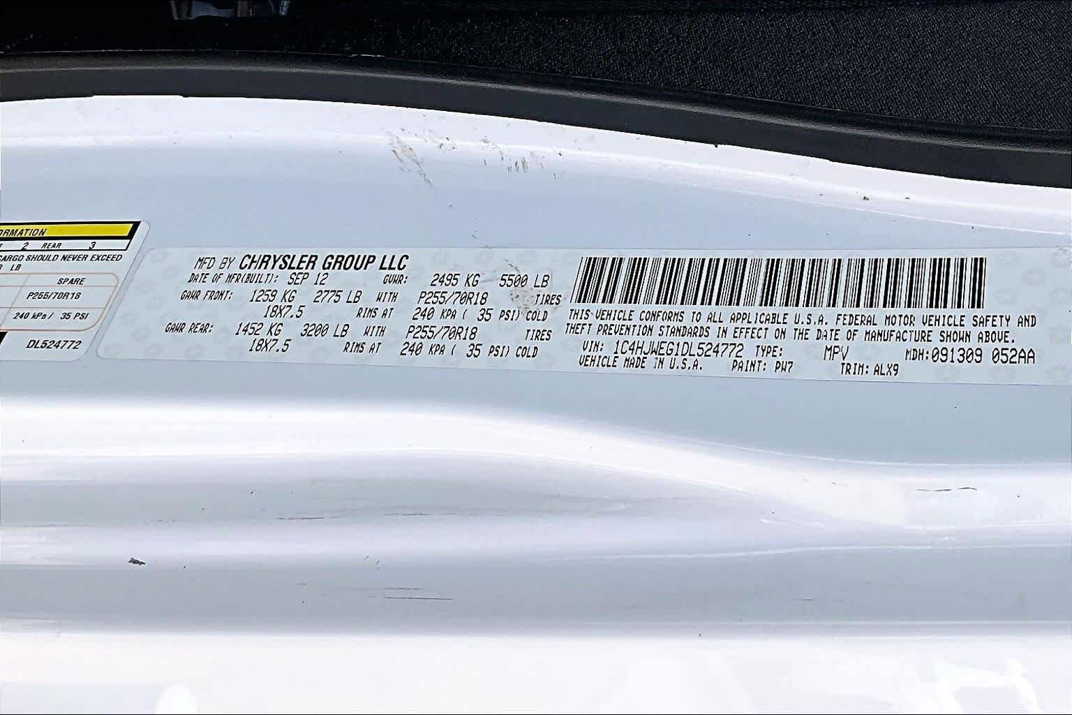 Used 2013 Jeep Wrangler Unlimited Sahara w/ Connectivity Group AWD/4WD image 32