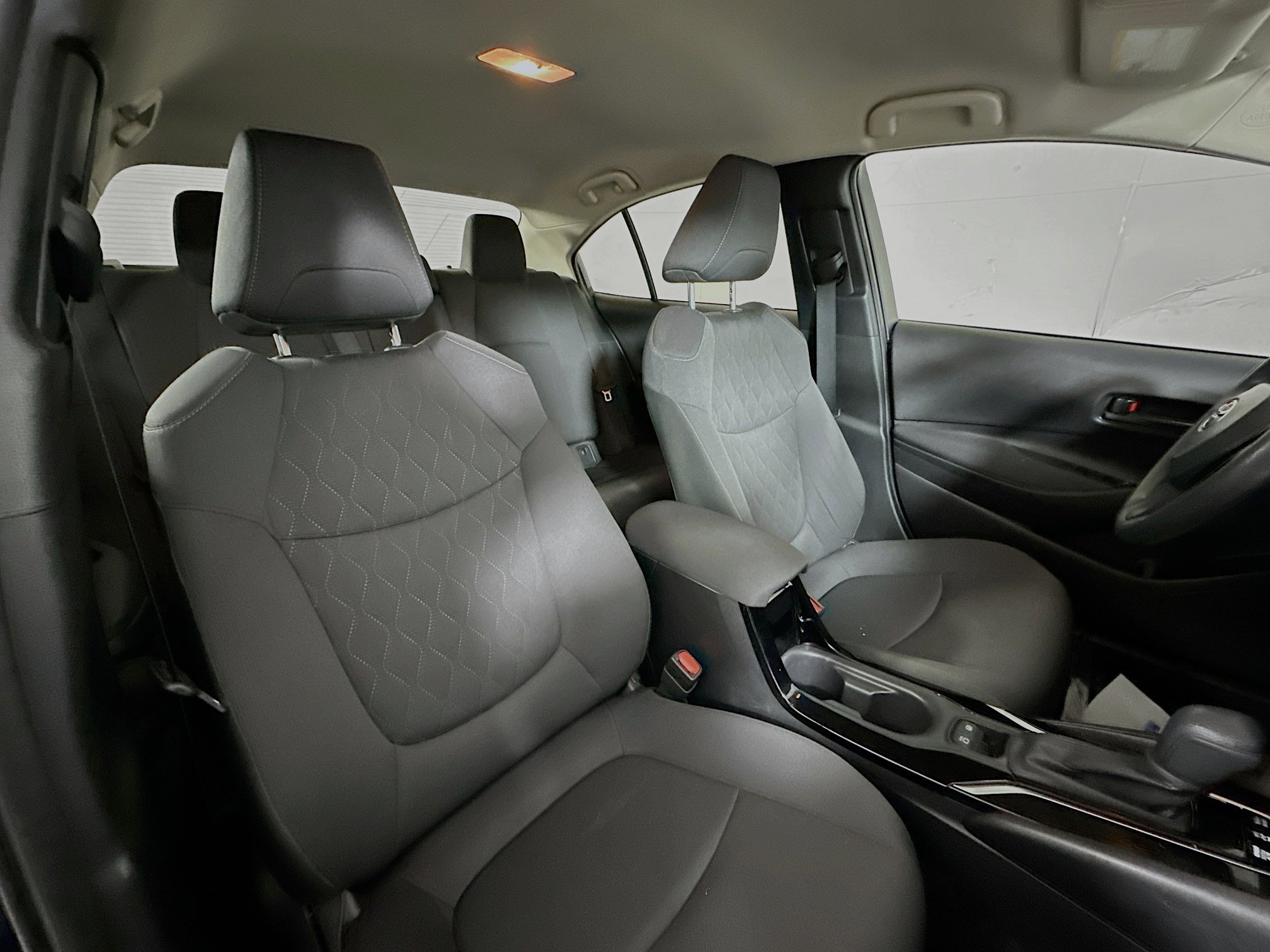 Used 2022 Toyota Corolla LE image 24