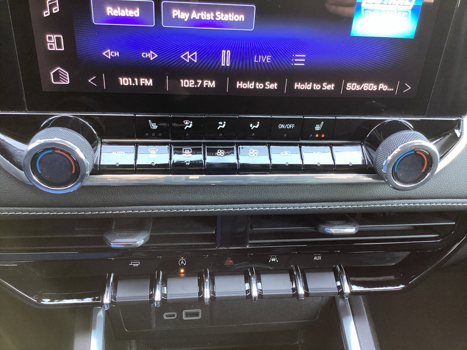 Used 2024 Chevrolet Colorado LT w/ LT Convenience Package II image 23