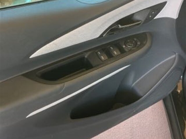 Used 2019 Chevrolet Bolt LT FWD image 8
