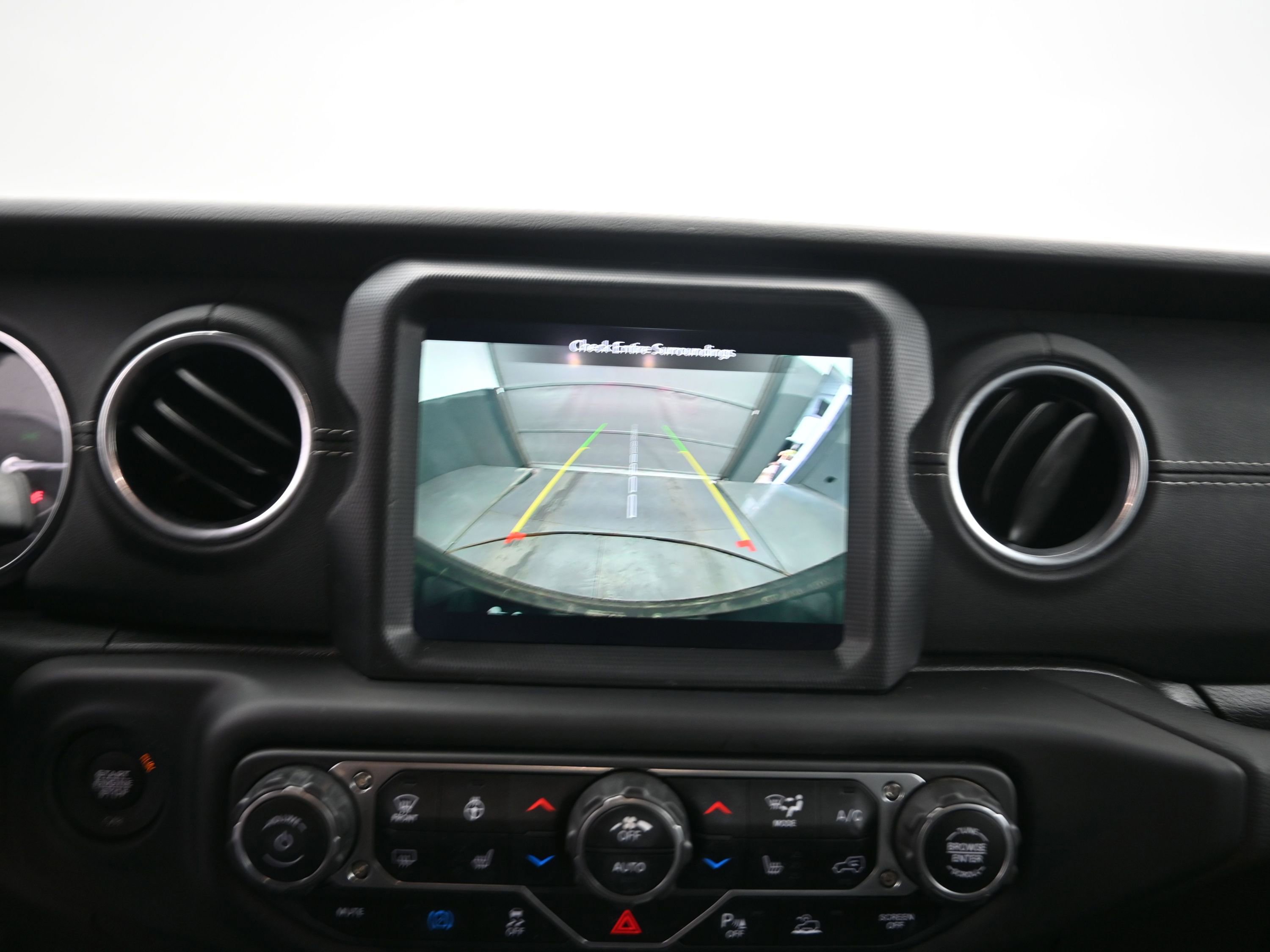 Used 2021 Jeep Wrangler Unlimited Sahara w/ Cold Weather Group image 13