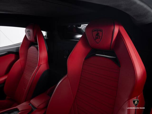 Used 2025 Lamborghini Revuelto AWD/4WD image 37