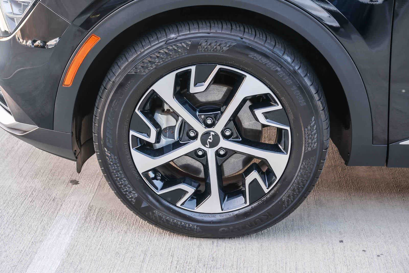 Used 2024 Kia Sportage EX FWD image 10