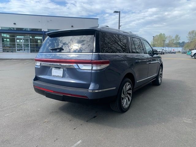 Certified 2023 Lincoln Navigator L Reserve image 9