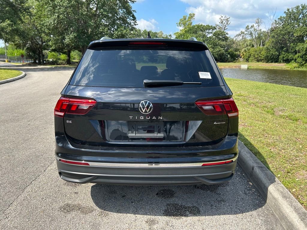 Used 2022 Volkswagen Tiguan SE w/ Panoramic Sunroof Package AWD/4WD image 4