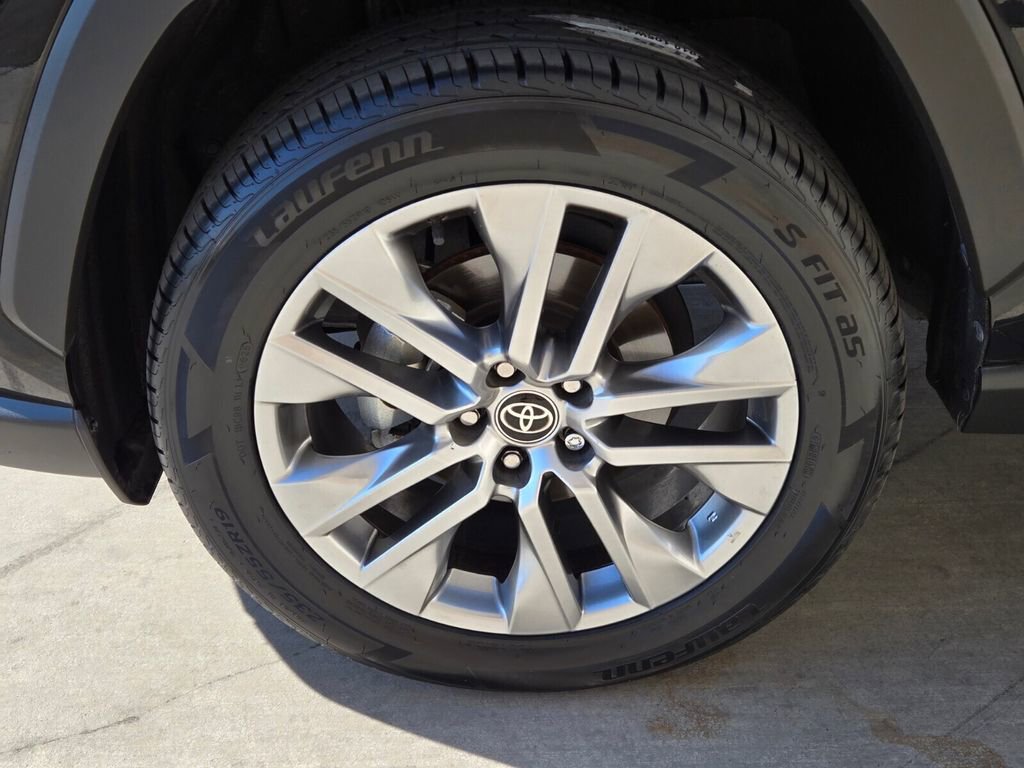 Used 2023 Toyota RAV4 Limited image 11