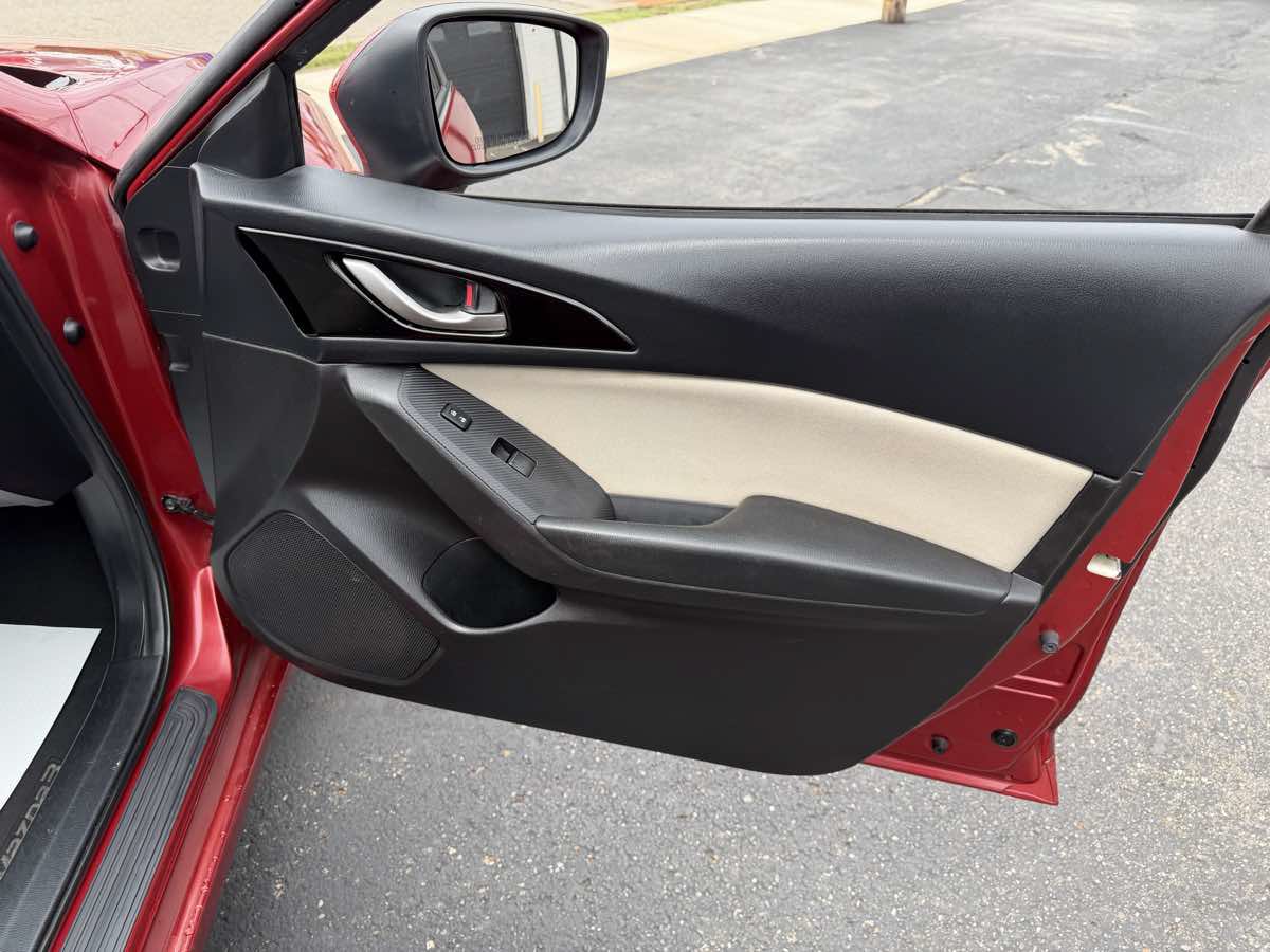 Used 2015 MAZDA MAZDA3 i Touring FWD image 20