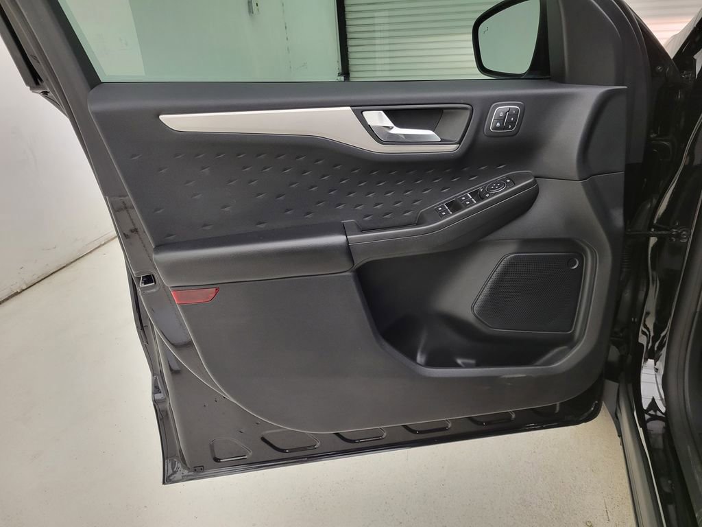 Used 2020 Ford Escape SEL image 29