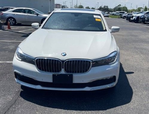 Used 2018 BMW 740e xDrive w/ Executive Package AWD/4WD image 2
