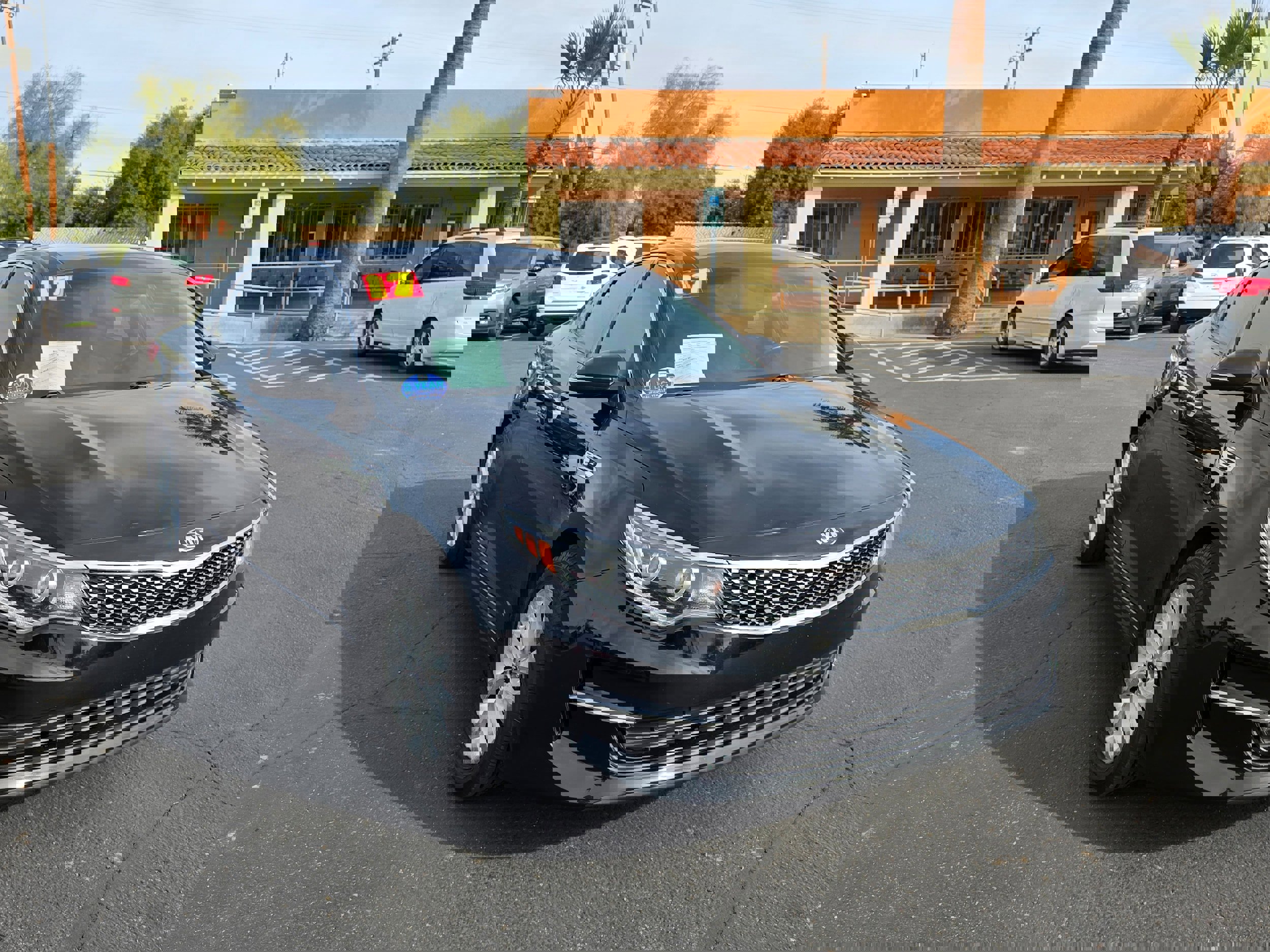 Used 2017 Kia Optima EX w/ Premium Package image 7