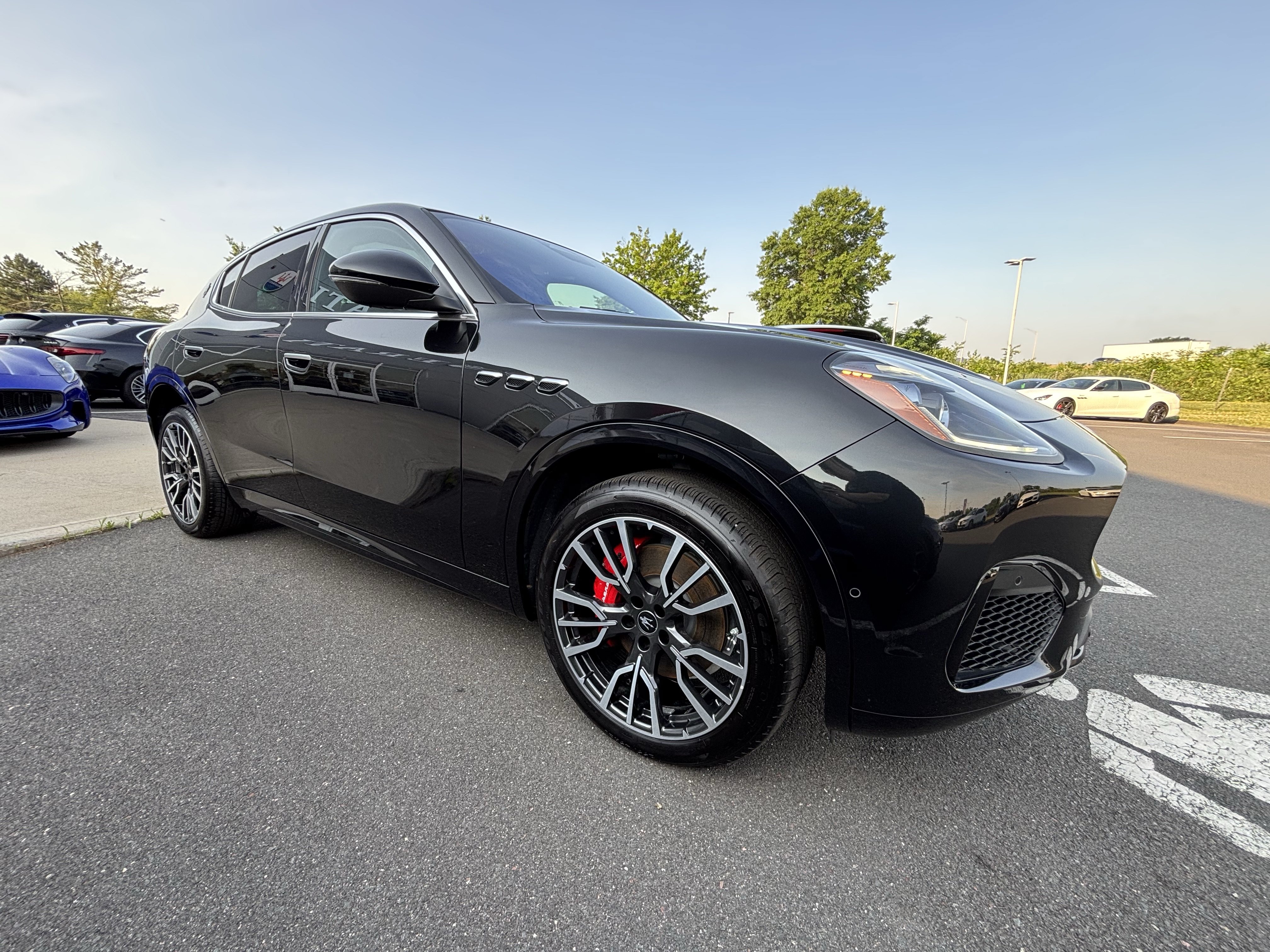 Used 2025 Maserati Grecale Folgore AWD/4WD image 11