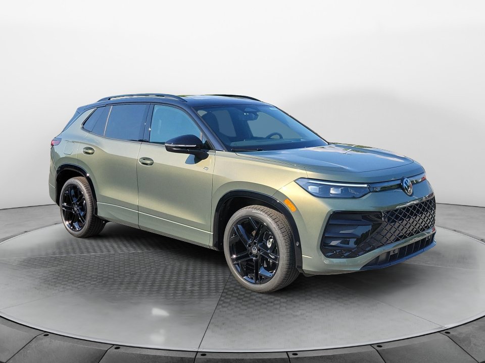 New 2026 Volkswagen Tiguan SE R-Line
