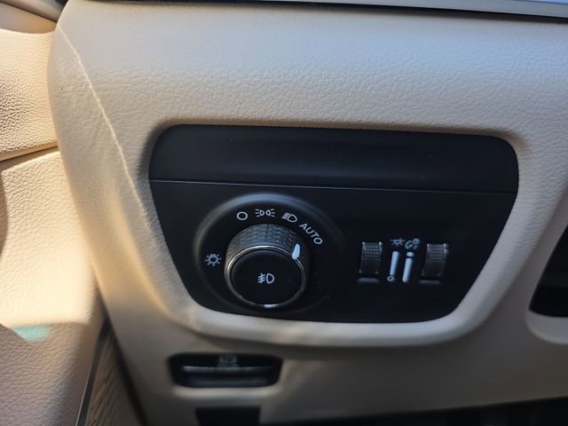 Used 2021 Jeep Grand Cherokee L Limited w/ Luxury Tech Group II image 43