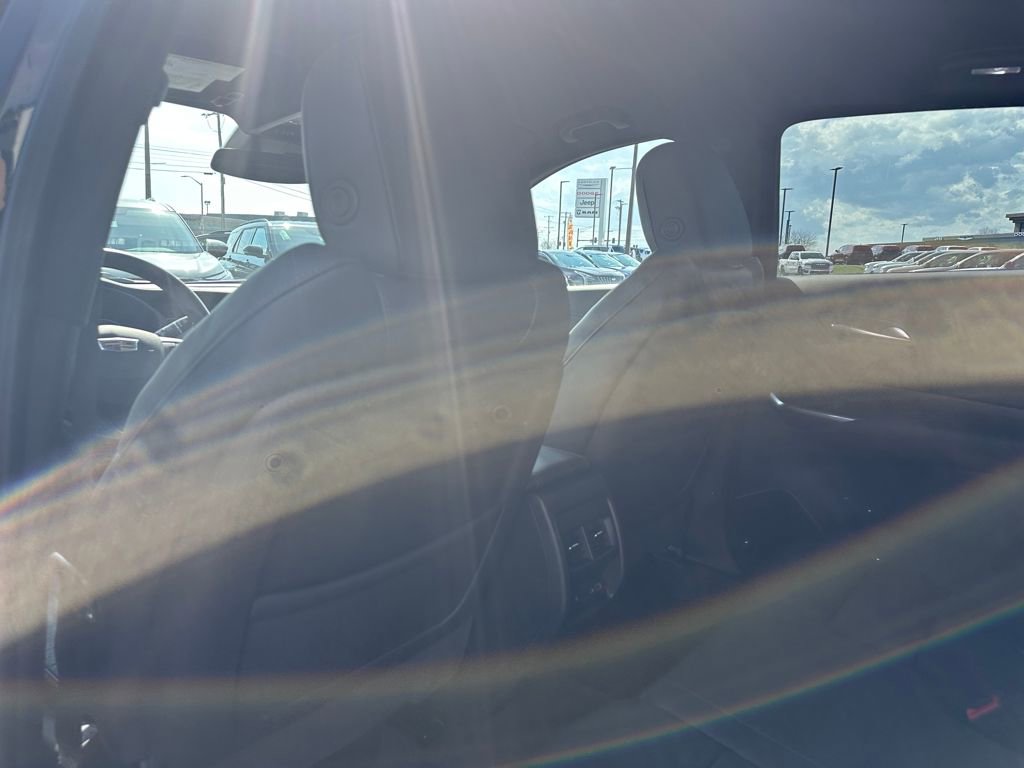 Used 2023 Cadillac XT4 Sport image 9