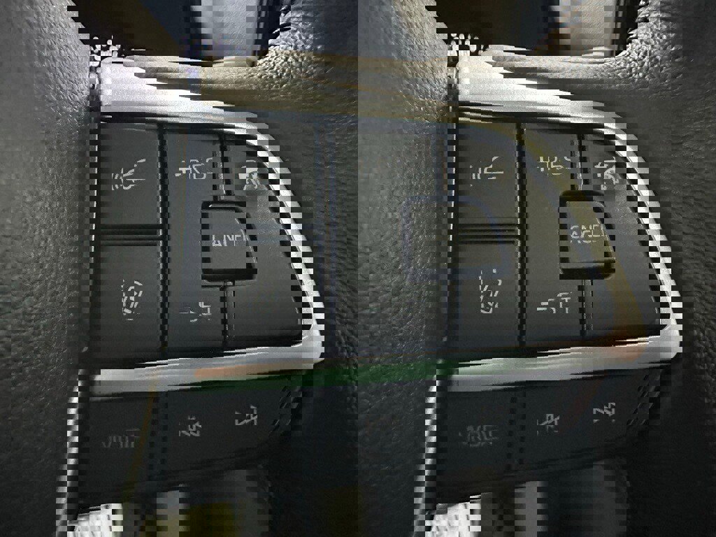 Used 2025 Toyota Sienna XLE image 20