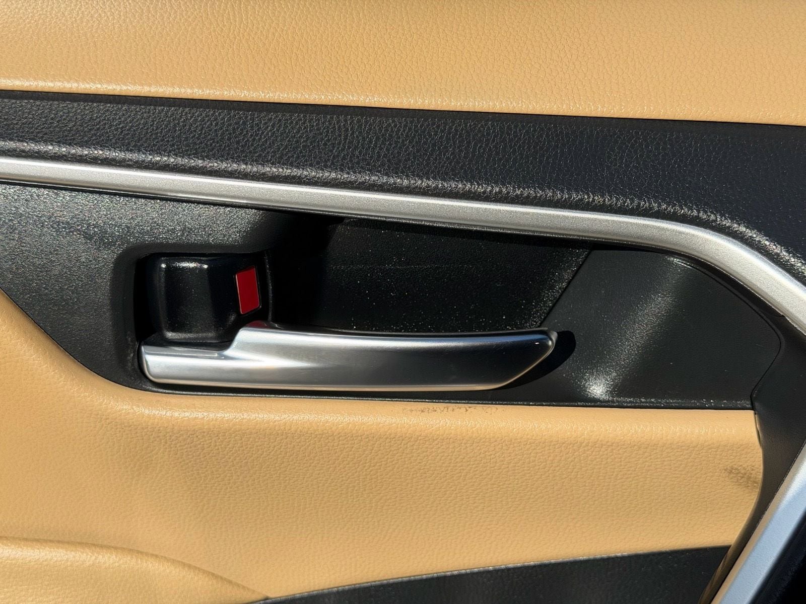 Used 2019 Toyota RAV4 XLE w/ Carpet Mat Package FWD image 20