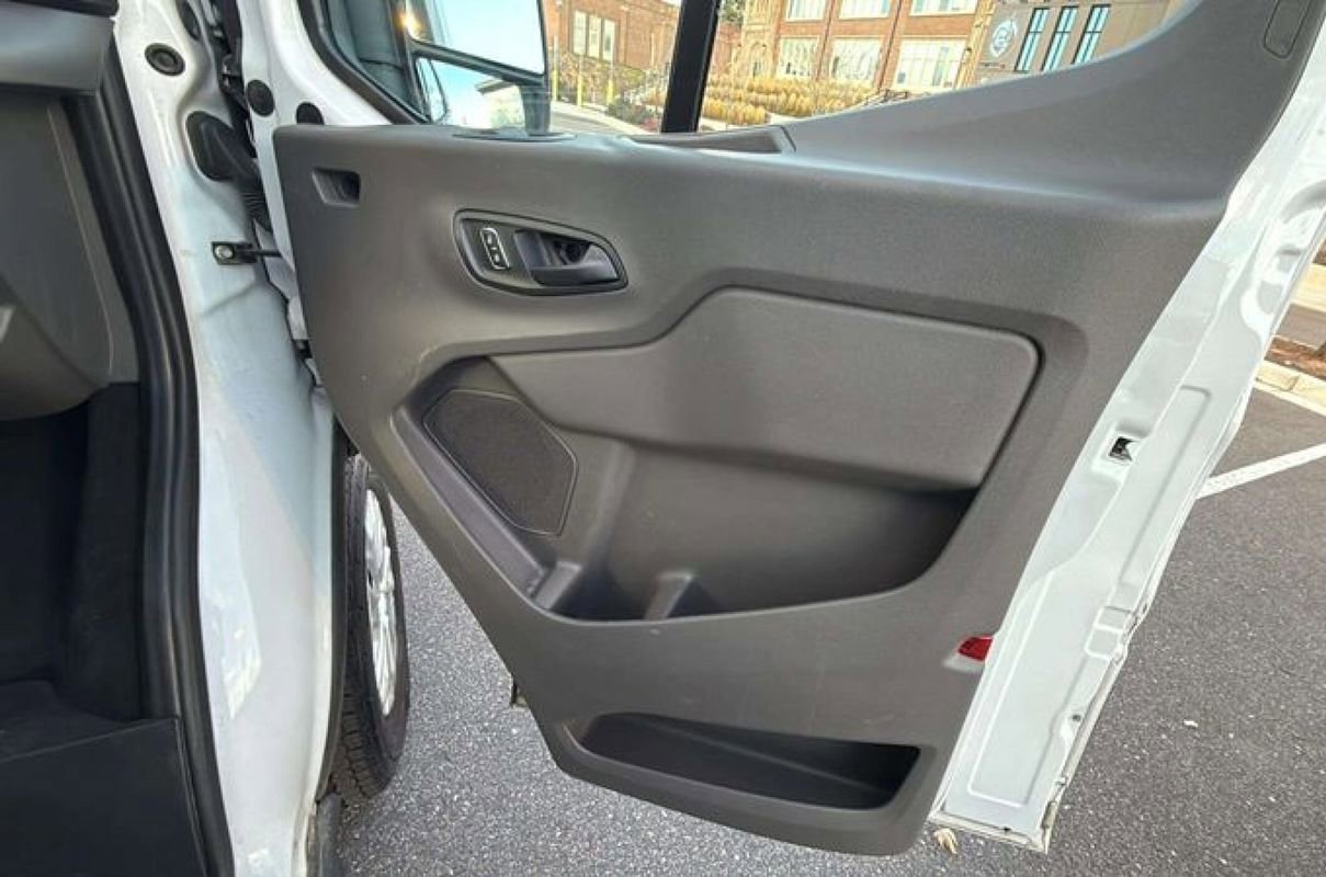 Used 2023 Ford Transit 350 XLT image 19