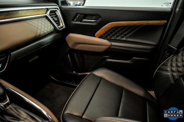 Used 2023 GMC Canyon Denali image 25