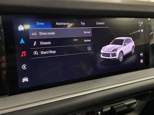 Certified 2025 Porsche Cayenne w/ Premium Package Plus image 29