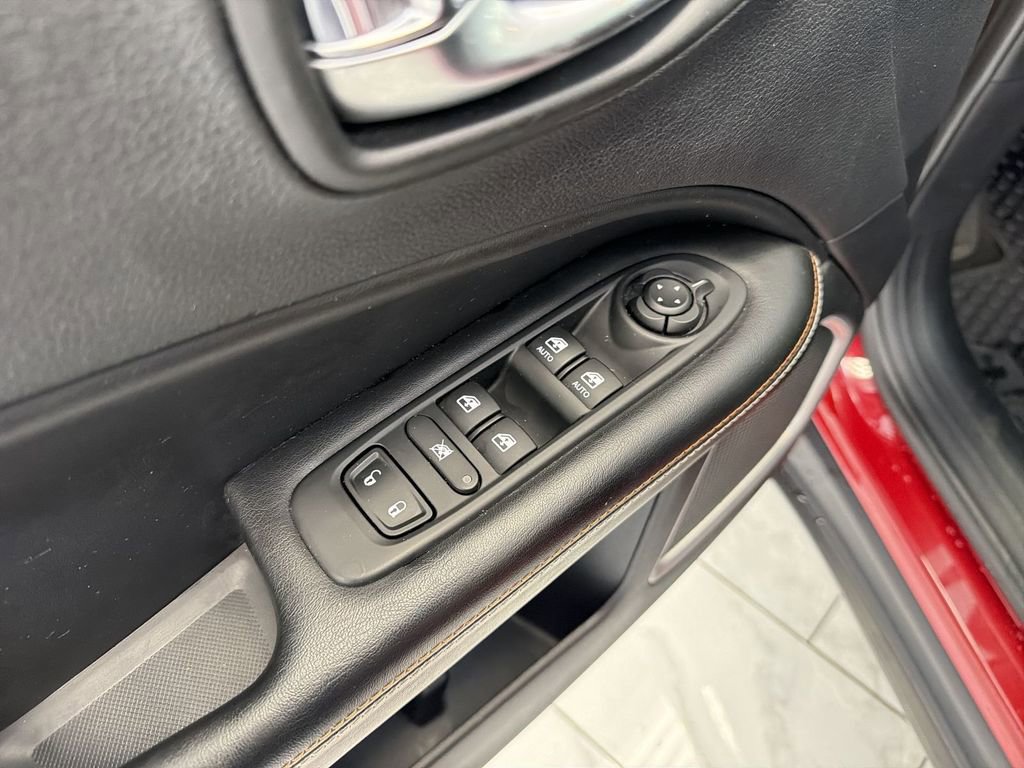 Used 2019 Jeep Compass Latitude w/ Cold Weather Group FWD image 24