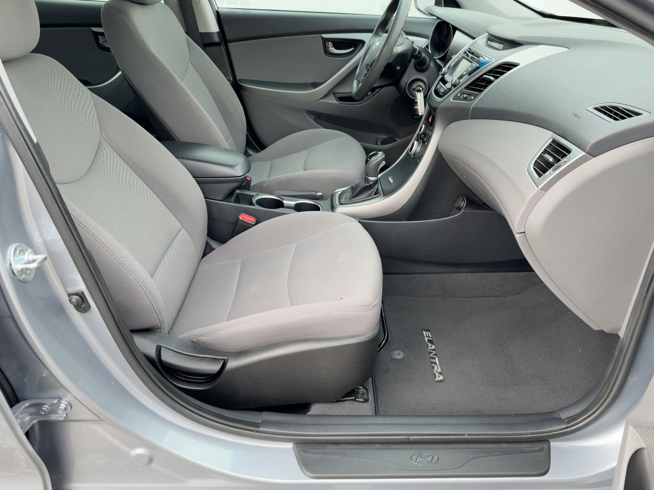 Used 2015 Hyundai Elantra SE w/ Option Group 02 image 28